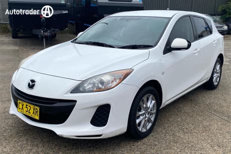 White 2013 Mazda 3 Hatchback Neo