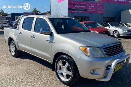 Silver 2005 Toyota Hilux Dual Cab Pick-up Sr5