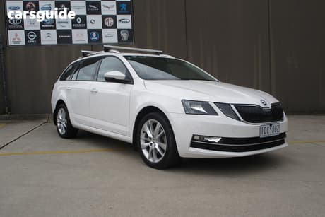 White 2018 Skoda Octavia Wagon 110 Tsi