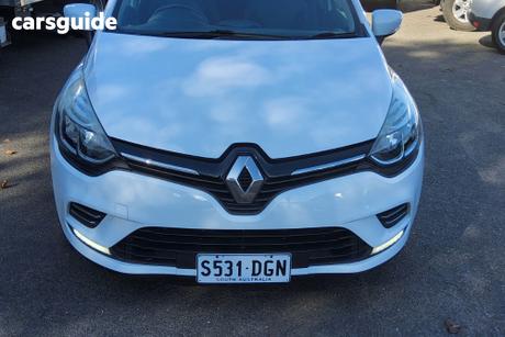 White 2019 Renault Clio Hatchback Life