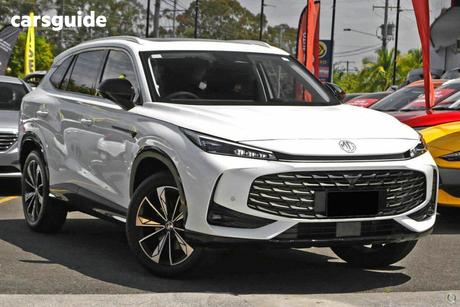 White 2024 MG HS Wagon Essence