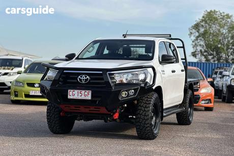 White 2018 Toyota Hilux Dual Cab Chassis Sr (4X4)