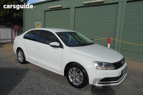 White 2016 Volkswagen Jetta Sedan 118 Tsi Trendline