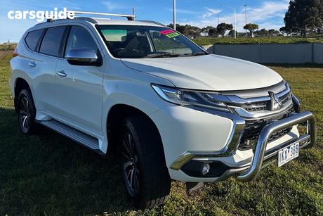 White 2016 Mitsubishi Pajero Sport Wagon Glx (4X4) 5 Seat