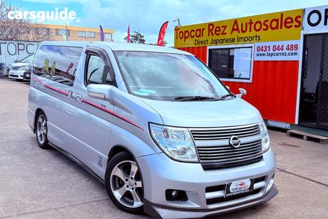 Silver 2008 Nissan Elgrand Wagon