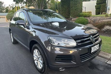 Grey 2011 Volkswagen Touareg Wagon V6 Fsi