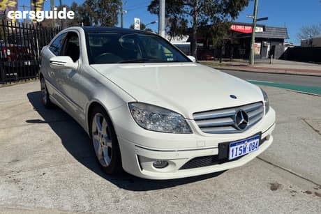 White 2009 Mercedes-Benz CLK200 Coupe Kompressor Elegance