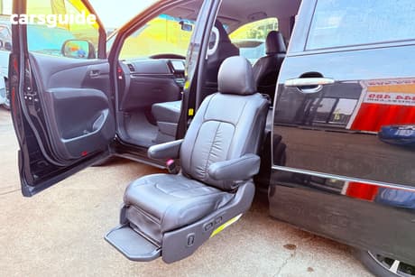 Black 2013 Toyota Estima Wagon Aeras