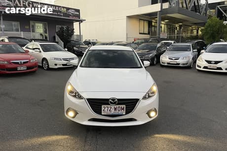 White 2016 Mazda 3 Sedan Maxx