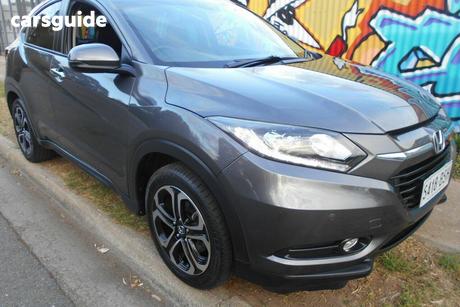 Grey 2017 Honda HR-V Wagon Le
