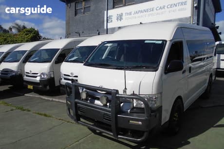 White 2016 Toyota HiAce Bus Commuter