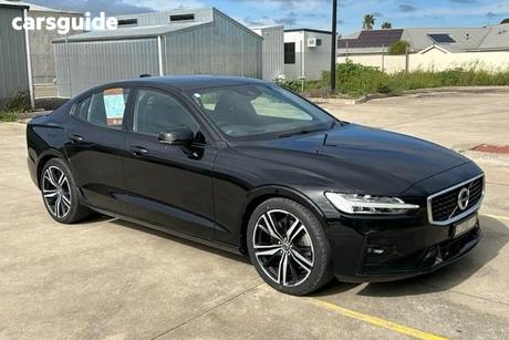 Black 2018 Volvo S60 Sedan T5 R-Design