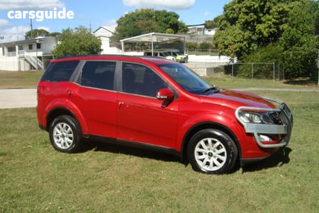 Red 2017 Mahindra XUV500 Wagon (Fwd)