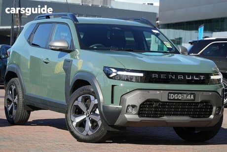 Green 2025 Renault Duster Wagon Techno (4X2)