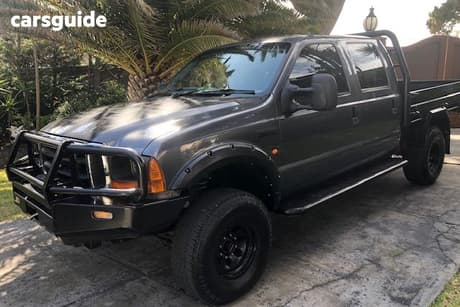 Grey 2005 Ford F250 Crew Cab Pickup Xlt (4X4)