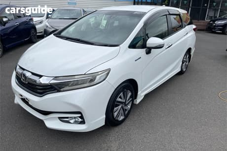 White 2015 Honda Shuttle SUV HYBRID