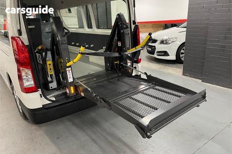 White 2019 Toyota HiAce Bus Commuter (12 Seats)