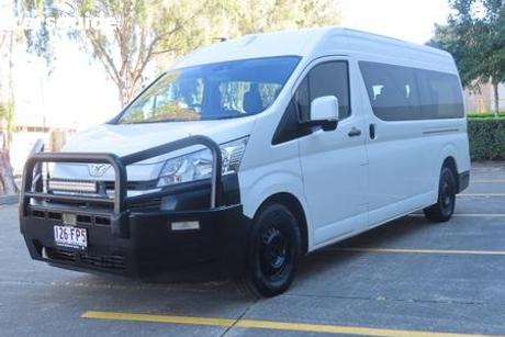 White 2022 Toyota HiAce Bus Slwb Commuter (12 Seats)