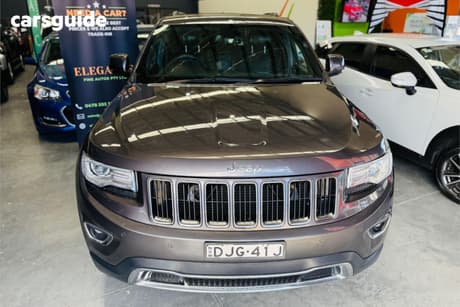 Grey 2017 Jeep Grand Cherokee Wagon Limited (4X4)