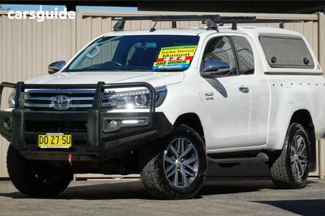 White 2015 Toyota Hilux X Cab Utility Sr5 (4X4)