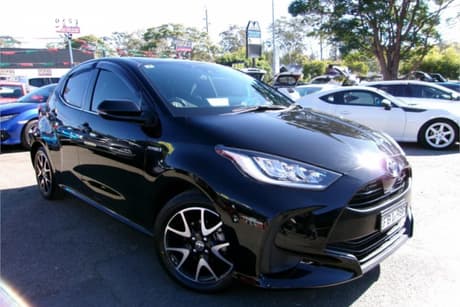 Black 2023 Toyota Yaris Hatchback Zr Hybrid