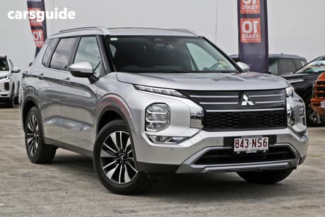 Silver 2025 Mitsubishi Outlander Wagon Ls 7 Seat (2Wd)