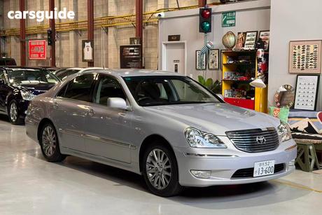 Silver 2004 Toyota Crown Sedan
