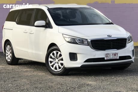 White 2017 Kia Carnival Wagon S