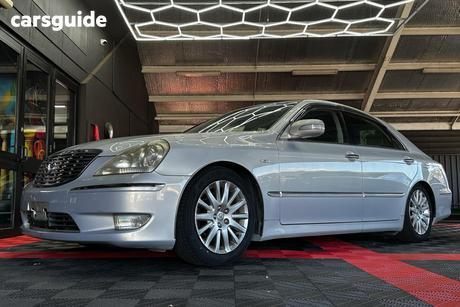 Silver 2004 Toyota Crown Sedan MAJESTA C TYPE 4DR SEDAN 6SP AUTO 4.3I