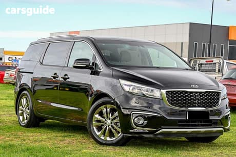 Black 2015 Kia Carnival Wagon Platinum