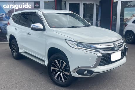 White 2017 Mitsubishi Pajero Sport Wagon Exceed (4X4) 7 Seat