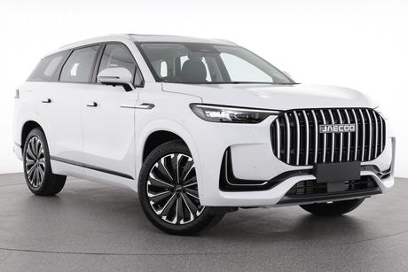 White 2025 Jaecoo J8 Wagon Track