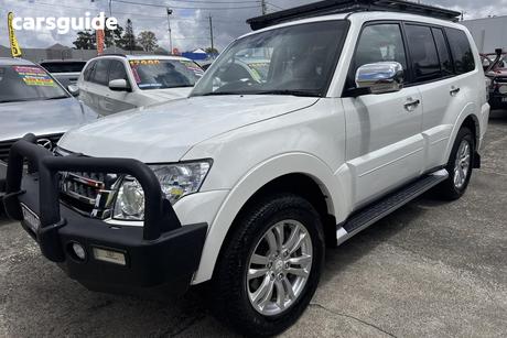 White 2015 Mitsubishi Pajero Wagon Glx Lwb (4X4)