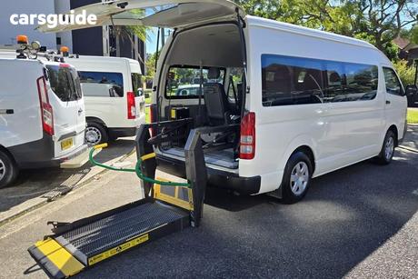 White 2007 Toyota HiAce Bus Commuter