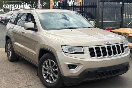 Gold 2014 Jeep Grand Cherokee Wagon Laredo (4X4)