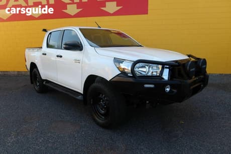 White 2020 Toyota Hilux Double Cab Pick Up Sr (4X4)