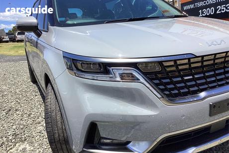 Silver 2022 Kia Carnival Wagon Platinum