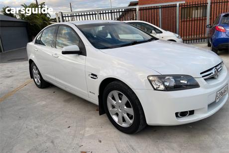 White 2010 Holden Commodore Sedan Berlina Dual Fuel