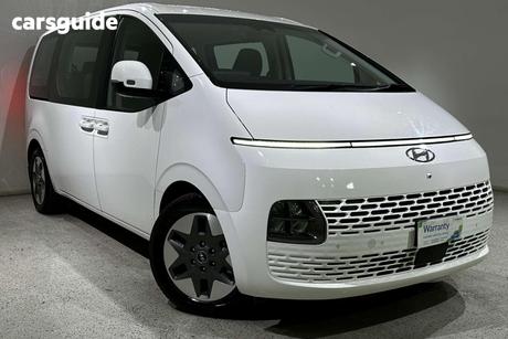 White 2023 Hyundai Staria Wagon