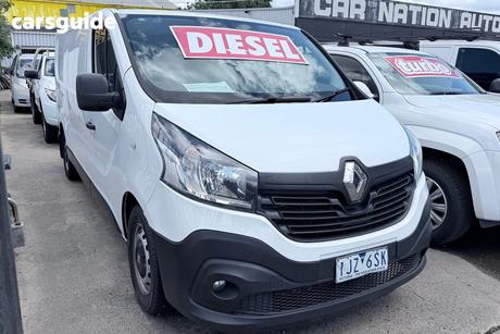 White 2017 Renault Trafic Van Swb