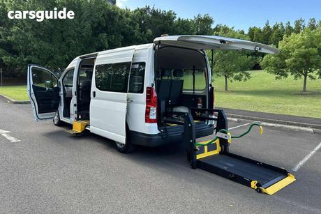 White 2021 Toyota HiAce Bus Slwb Commuter (12 Seats)