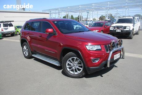 Red 2015 Jeep Grand Cherokee Wagon Laredo (4X4)