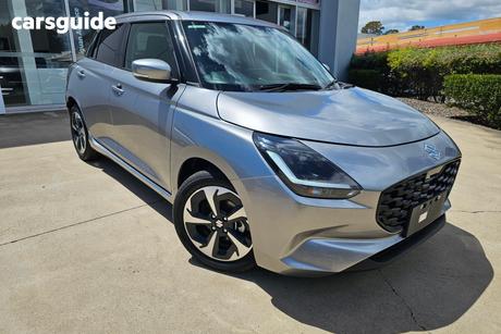 Silver 2025 Suzuki Swift Hatchback Hybrid Glx