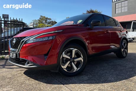 Orange 2022 Nissan Qashqai Wagon St+