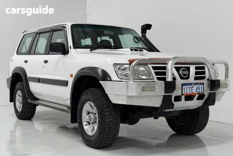 White 2004 Nissan Patrol Wagon St (4X4)