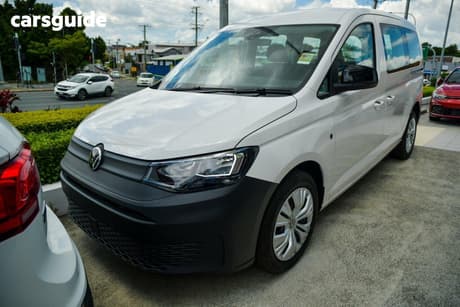 White 2025 Volkswagen Caddy Crew Van Crewvan Tdi320