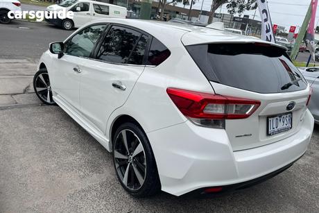 2017 Subaru Impreza Hatchback 2.0S (Awd)