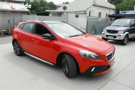 Red 2014 Volvo V40 Hatchback T5 Cross Country