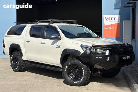 White 2018 Toyota Hilux Double Cab Pick Up Sr5 (4X4)