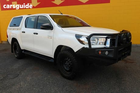White 2020 Toyota Hilux Double Cab Pick Up Sr (4X4)